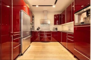 Micro-ondes, four, plaque de cuisson, lave-vaisselle