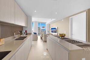 Interior - Free Car Parking & 1BR Apt w/ Stunning Ocean Views (Hollywood)