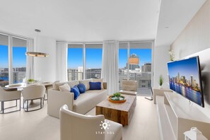 TV, offices - Free Car Parking & 1BR Apt w/ Stunning Ocean Views (Hollywood)