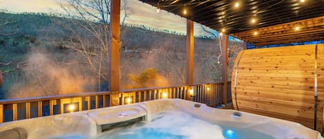 Tina de hidromasaje al aire libre