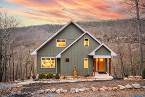 Exterior - New Build with Impeccable Design in Massanutten (Massanutten)