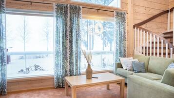 Superior-talo, 3 makuuhuonetta, järvinäköala, järven rannalla | Oleskelualue