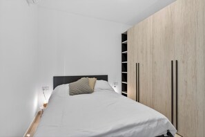 2 bedrooms, iron/ironing board, free WiFi, bed sheets - Brand new apartment in the heart of Bugibba just 30 seconds from its square (St. Paul's Bay)
