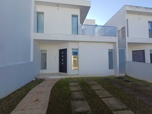 Exterior - Beautiful family home in private and quiet gated community. (Cancún)