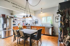 Fridge, microwave, oven, stovetop - Spacious 3BR/2.5BA Glen Park home with patio (San Francisco)