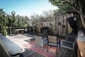 Outdoor dining - Spacious 3BR/2.5BA Glen Park home with patio (San Francisco)