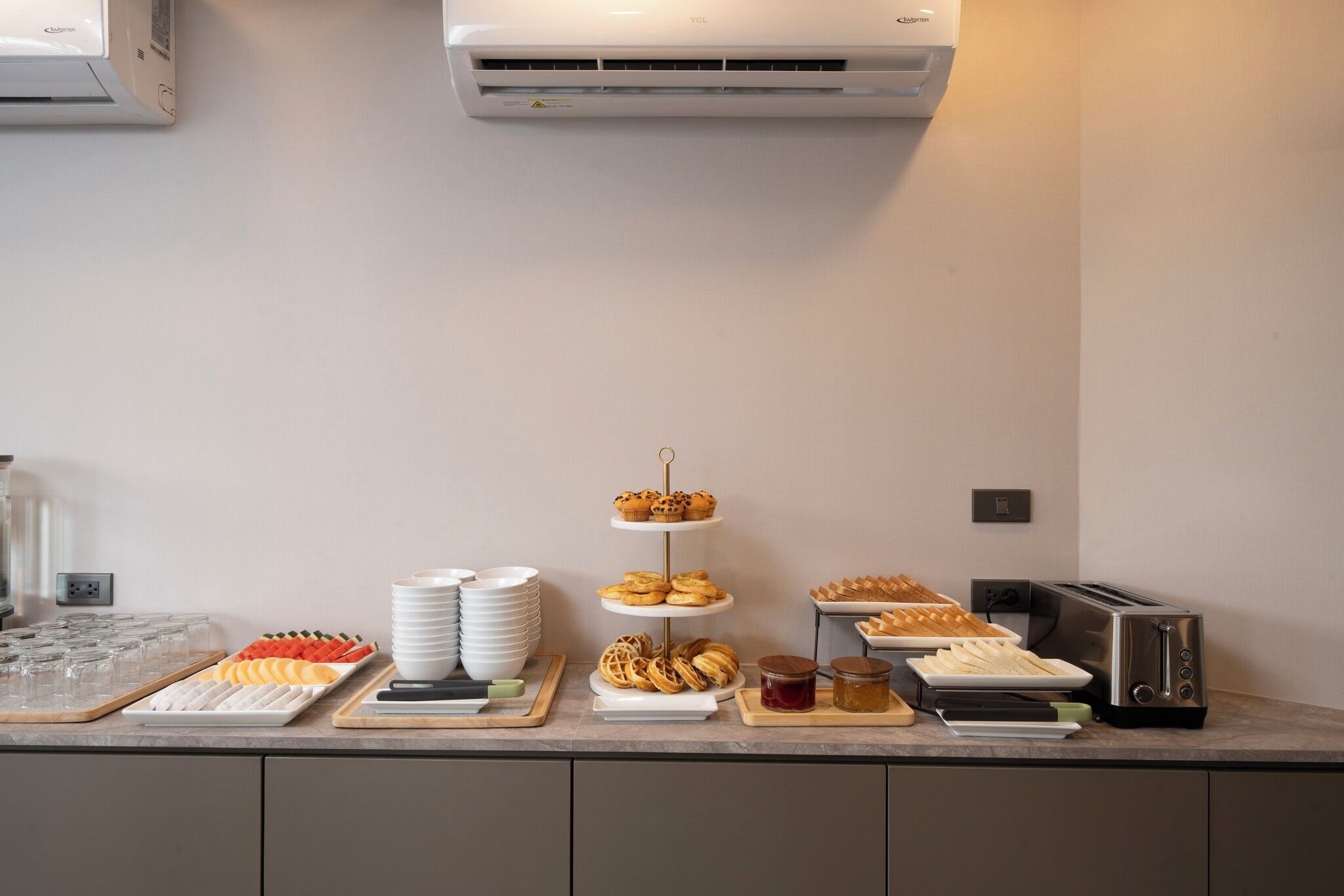 Daily buffet breakfast for a fee