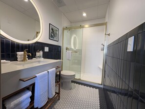 Kamar Standar, 1 Tempat Tidur King, Bebas Asap Rokok | Kamar mandi