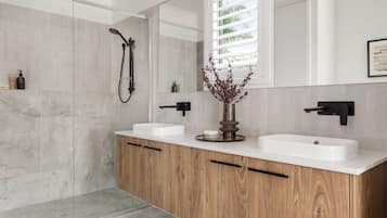 Bidet, towels, soap, toilet paper