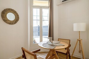 Dining - Hotel-Style Suite Studio 50m from Croisette (Cannes)
