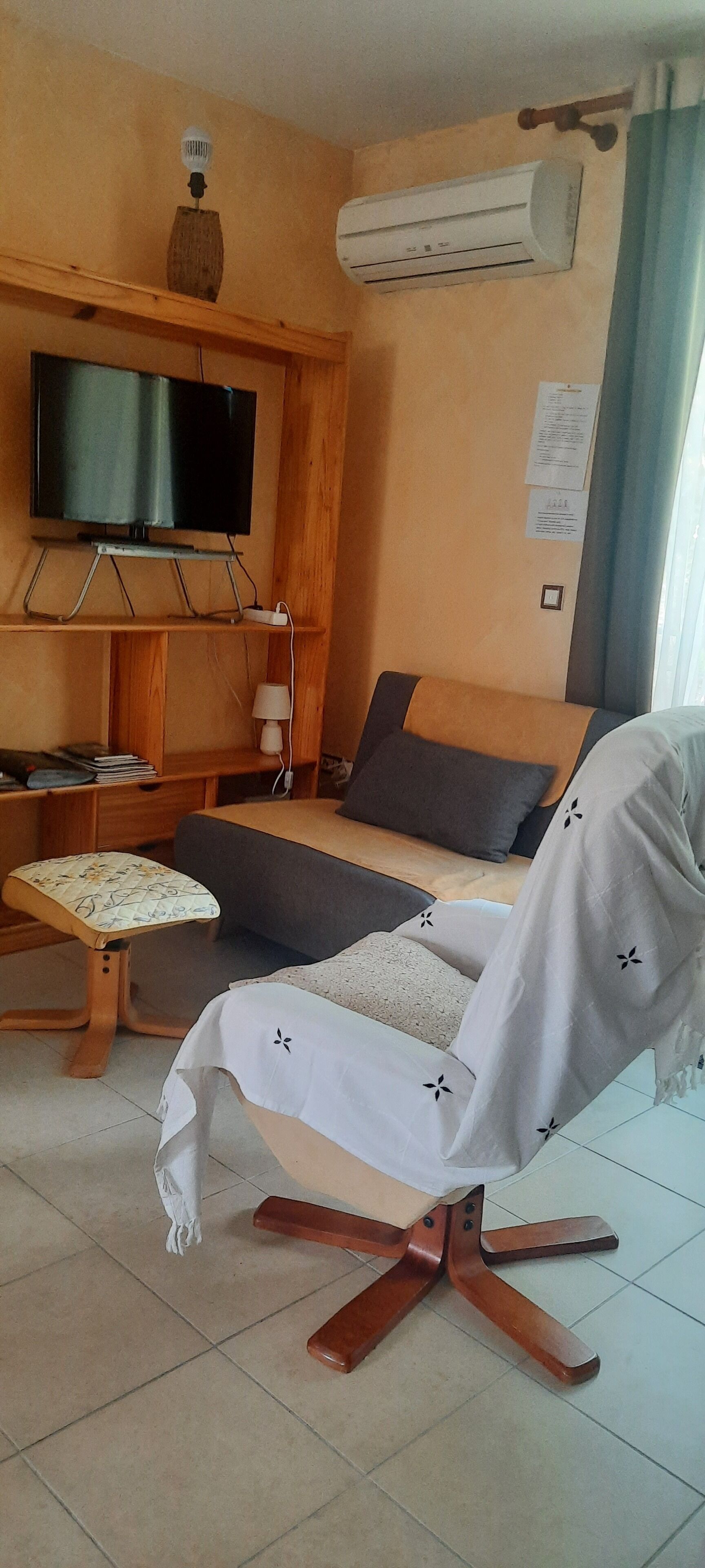 "Le Pesquit" Large, Fully-equipped 36m2 Studio On One Level: Private Terrace. - Lescar