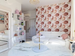 TV - Cozy studio 2 people 500m Palais des Festivals (Cannes)