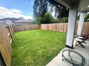 Terrace/patio - 4 Bedroom / 4.5 Bathroom, Unit B_ Newly Built - Med Center / NRG / Downtown / UH (Houston)
