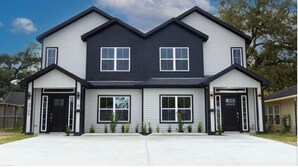 Exterior - 4 Bedroom / 4.5 Bathroom, Unit B_ Newly Built - Med Center / NRG / Downtown / UH (Houston)