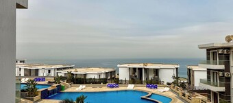 Luxury Apartment with Pool & Sea Views