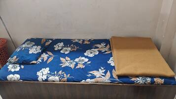 Basic Single Room, Non Smoking | In-room safe, blackout curtains, soundproofing, free WiFi