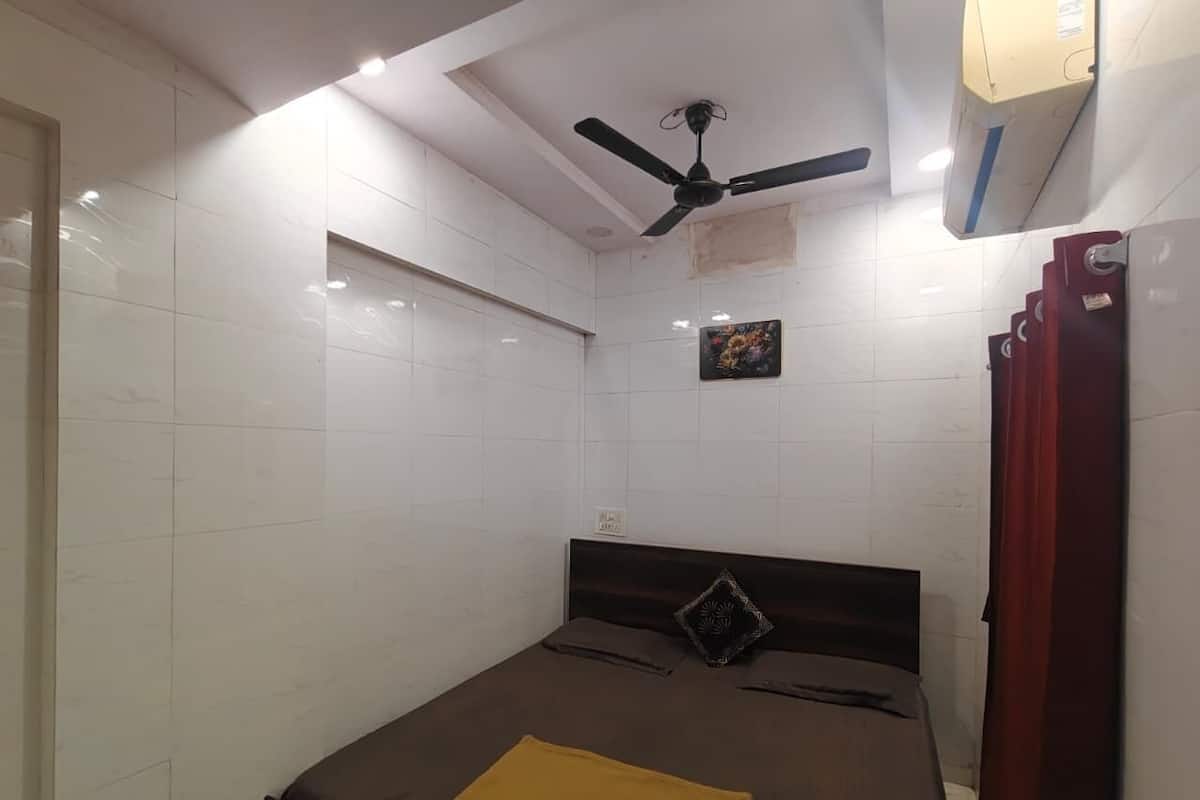 In-room safe, blackout curtains, soundproofing, free WiFi