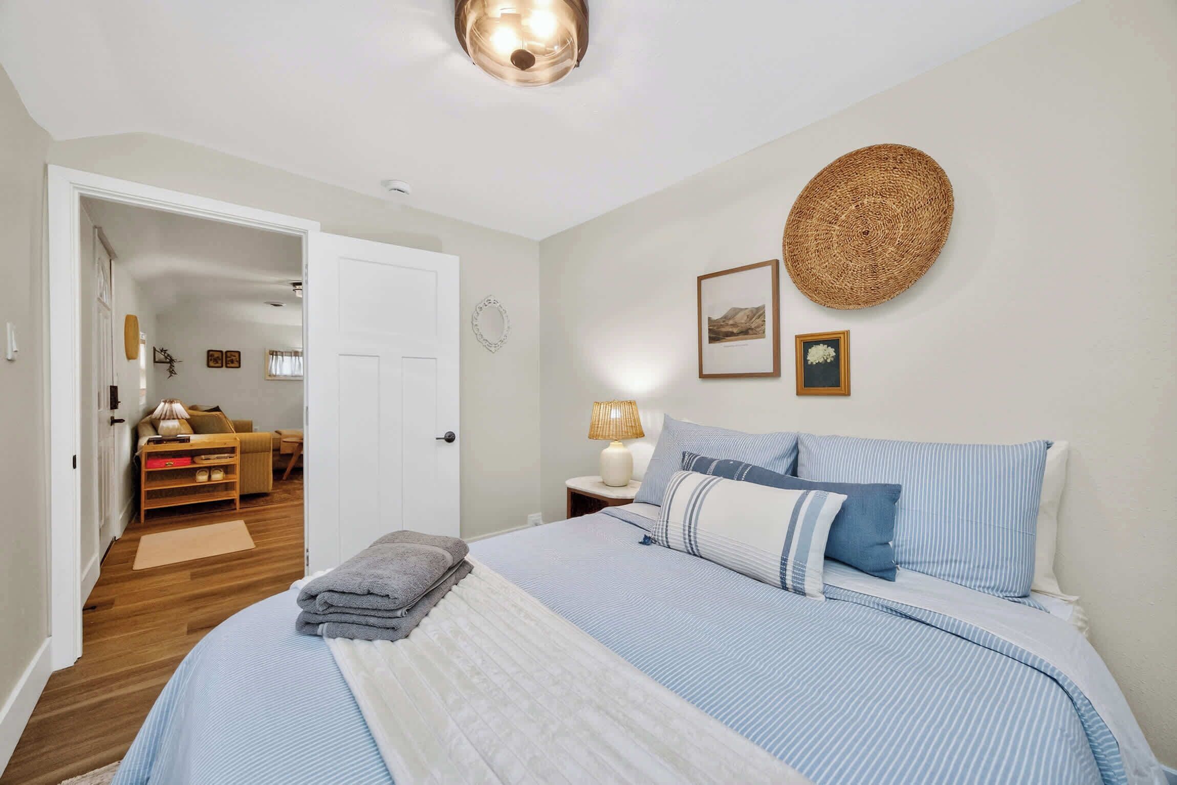 2 bedrooms, desk, iron/ironing board, free WiFi