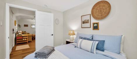 2 bedrooms, desk, iron/ironing board, free WiFi