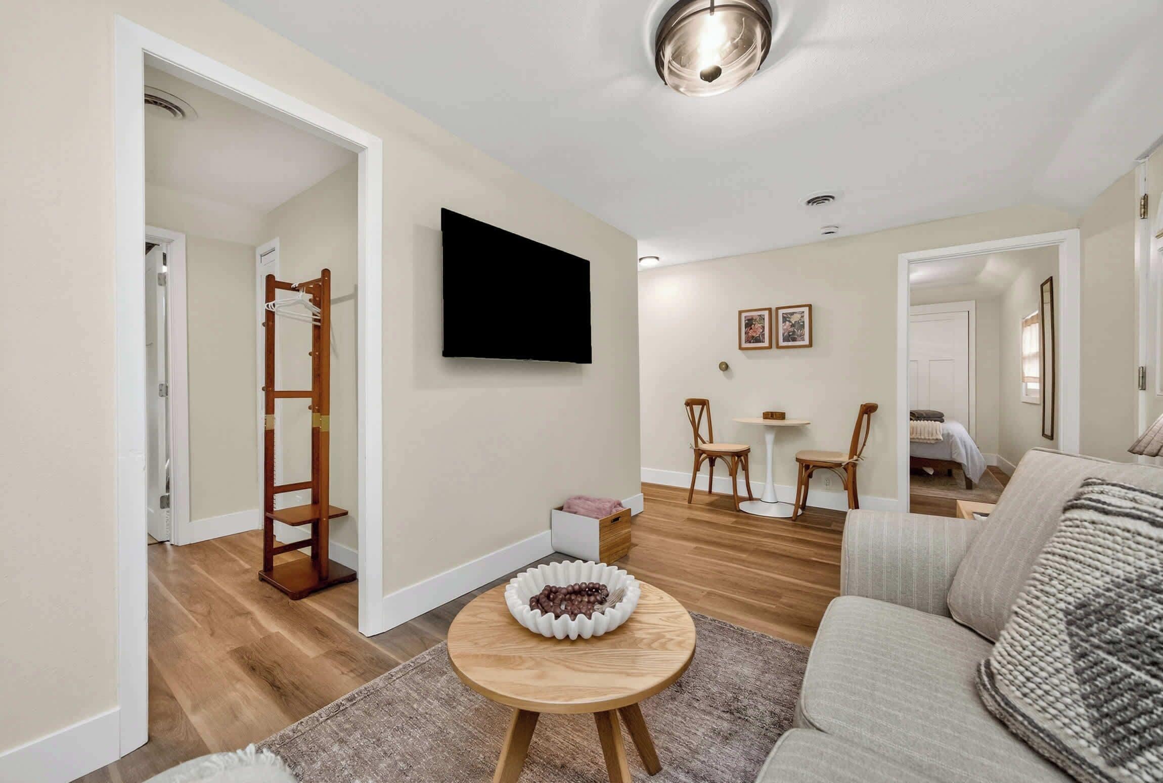 Smart TV, offices