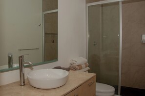 Towels, soap, toilet paper - Tulum Boutique Condo (Tulum)