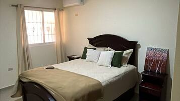 2 slaapkamers, een strijkplank/strijkijzer, wifi