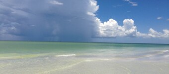 JM-near Beaches and IMG, Pool, Tennis, Pickleball