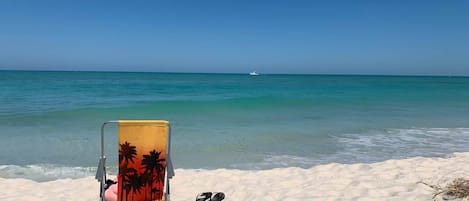 Beach nearby, sun-loungers, beach towels