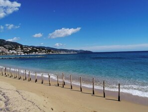 Chaise longue, serviettes de plage