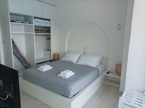 Iron/ironing board, WiFi, bed sheets - Seaside Paradise in Loutraki, The View You Always Dreamed (Loutraki)