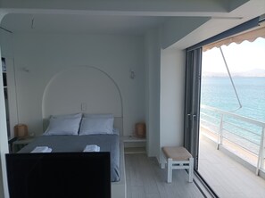 Iron/ironing board, WiFi, bed sheets - Seaside Paradise in Loutraki, The View You Always Dreamed (Loutraki)