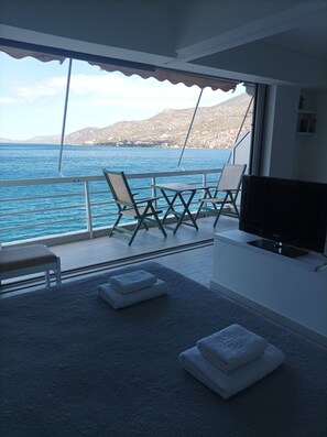 Interior - Seaside Paradise in Loutraki, The View You Always Dreamed (Loutraki)