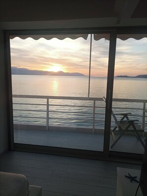 Interior - Seaside Paradise in Loutraki, The View You Always Dreamed (Loutraki)