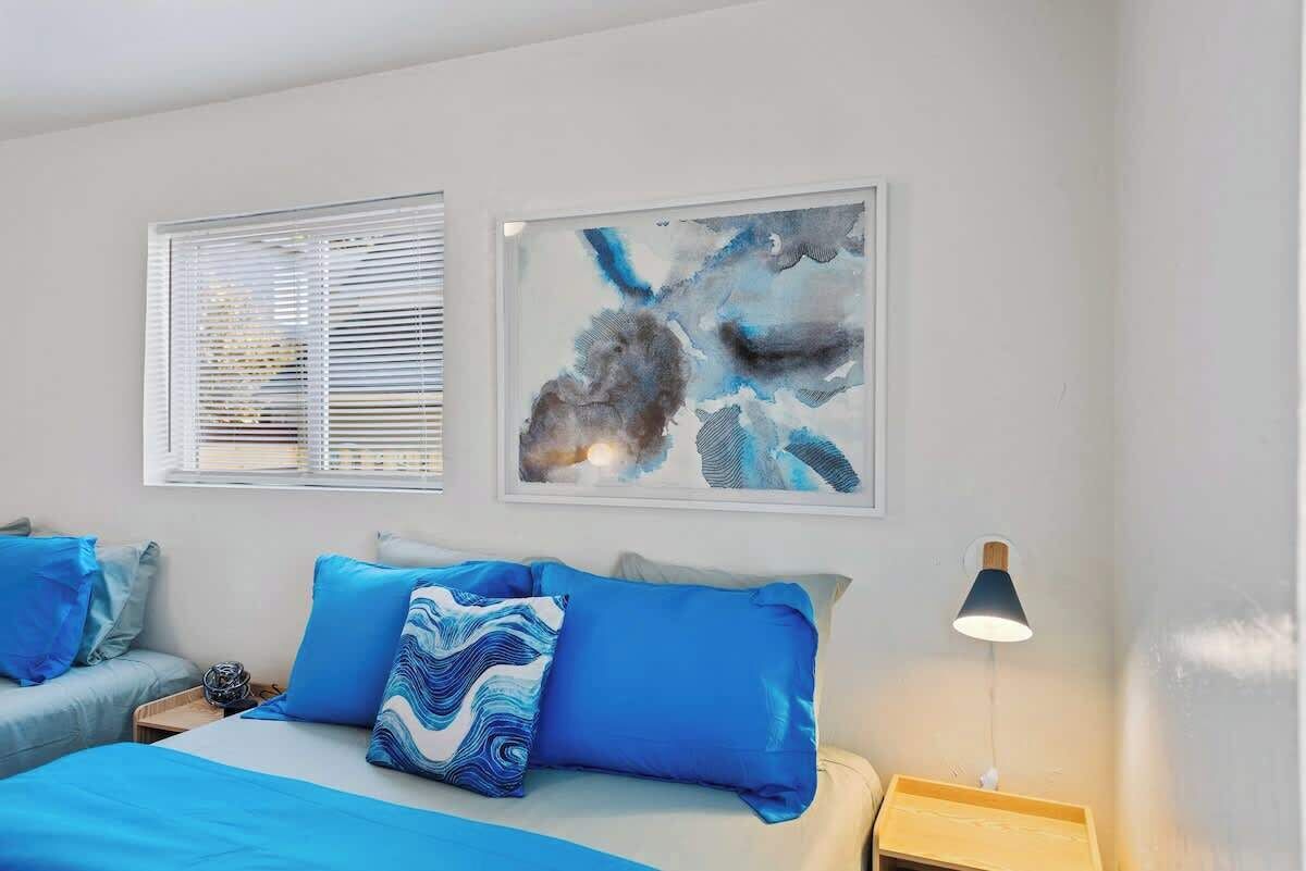2 bedrooms, desk, iron/ironing board, travel cot