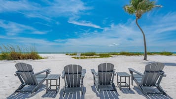 House, Multiple Beds (Bubbles Up) | Beach