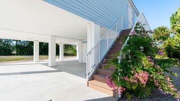 House, Multiple Beds (Bubbles Up) | Property grounds