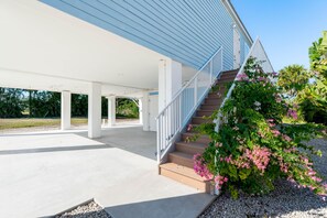 House, Multiple Beds (Bubbles Up) | Property grounds - Bubbles Up (Fort Myers Beach)
