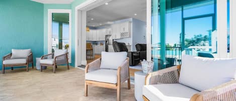 House, Multiple Beds (Beach Nuts) | Living area