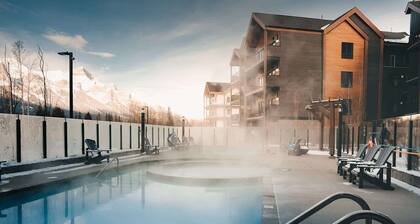 Nest Hydeaway at Ascent | Pool Views | 2BR Luxury Retreat | Sleeps 8