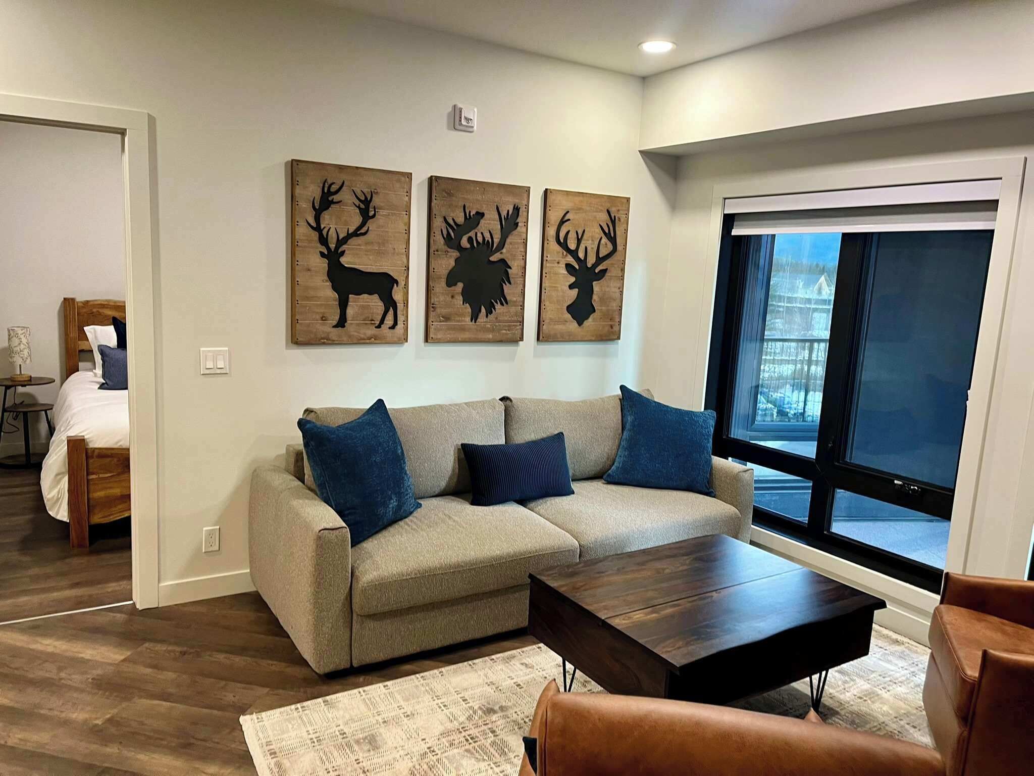 电视、壁炉、办公室