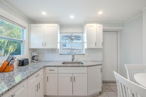 House, Multiple Beds (Blue Pearl Manor) | Private kitchen - Blue Pearl Manor (Fort Myers Beach)