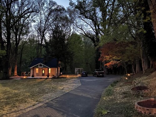 Miranda's is one of the coziest 2-bedroom gems you will experience. Welcome