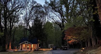 Miranda's is one of the coziest 2-bedroom gems you will experience. Welcome