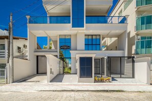 Basic Apartment | Exterior - Apt w/ Balcony and BBQ 250 m From the sea Rmp0102 (Bombinhas)