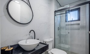 Basic Apartment | Bathroom - Apt w/ Balcony and BBQ 250 m From the sea Rmp0102 (Bombinhas)