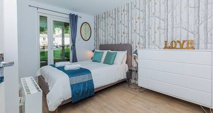 Lovely Cornish pool access lodge at Honicombe Holiday Village