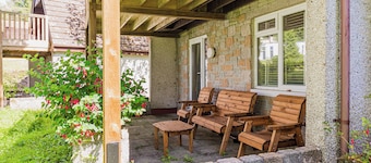 Lovely Cornish pool access lodge at Honicombe Holiday Village