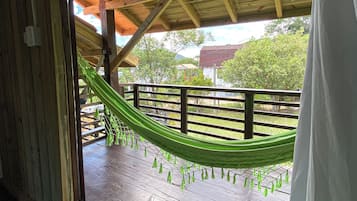 Basic Quadruple Room, Balcony, Garden View | Interior