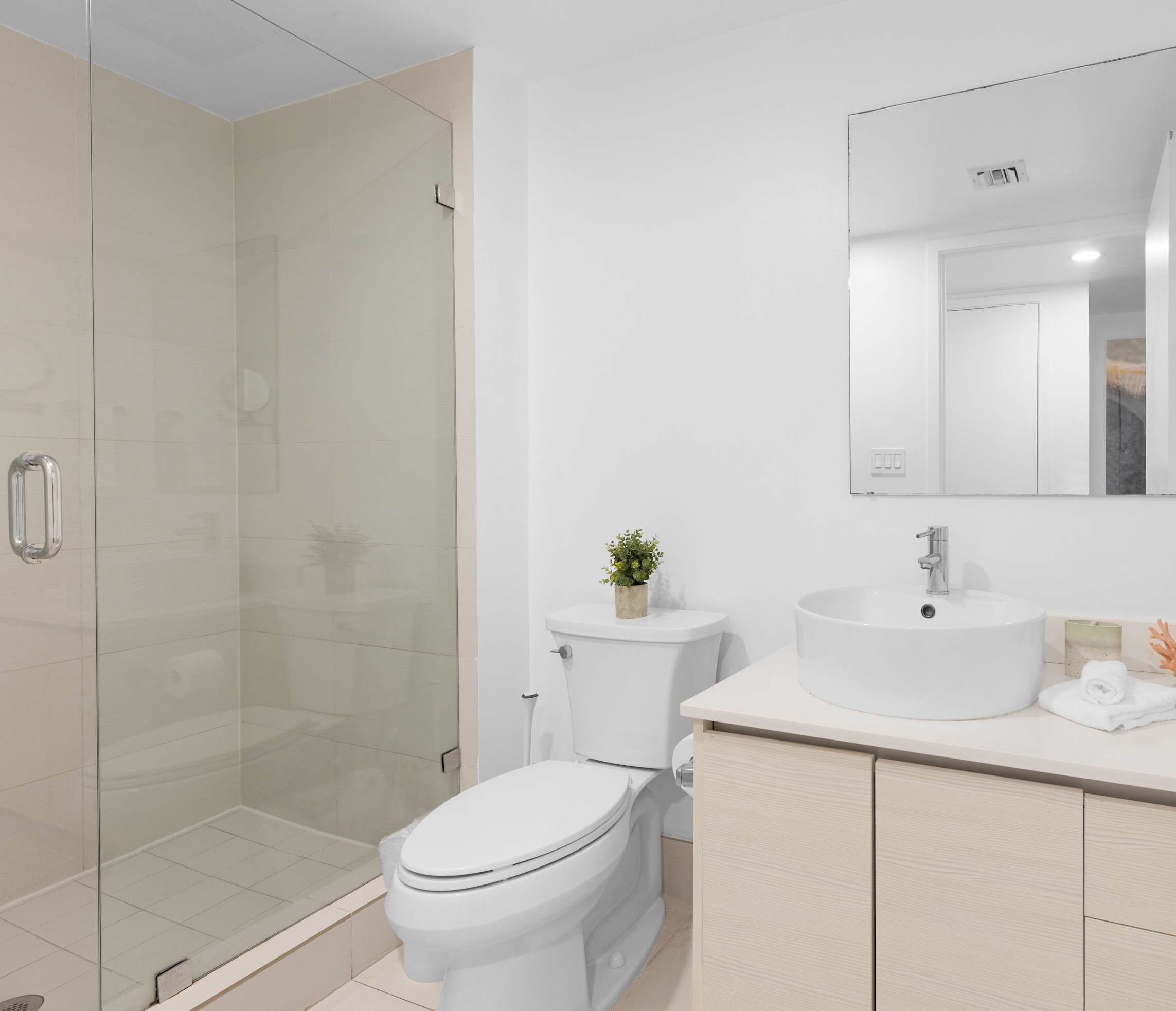 Amazing Studio With Pool And Amenities - Hallandale Beach, FL