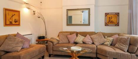 Cottage | Living area